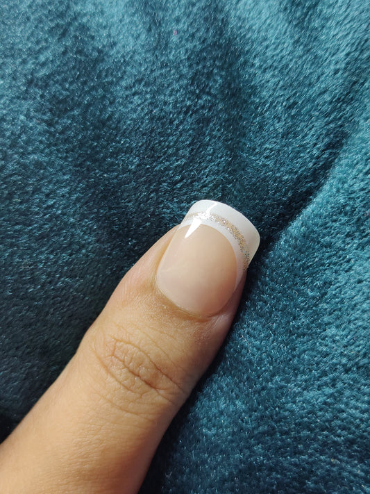 French nails - Cream (Short Square With Silver Glitter)